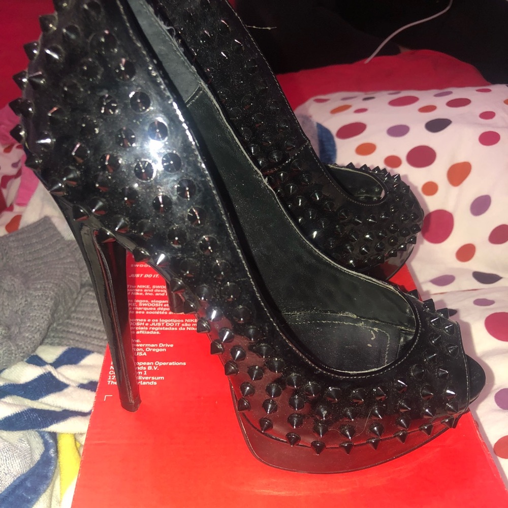 Shinny patent studded heels